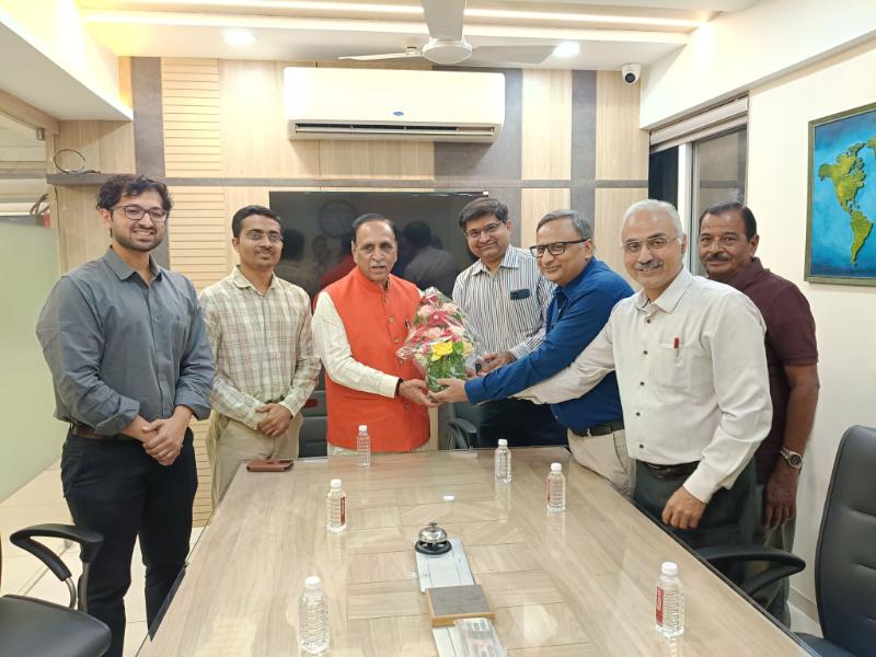 Former CM Vijay Rupani Visit our Hospital