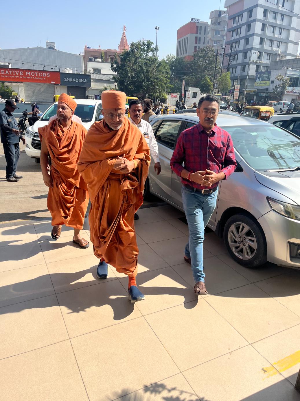 16 Jan – Gyanvatsal Swamiji Graced Our Hospital